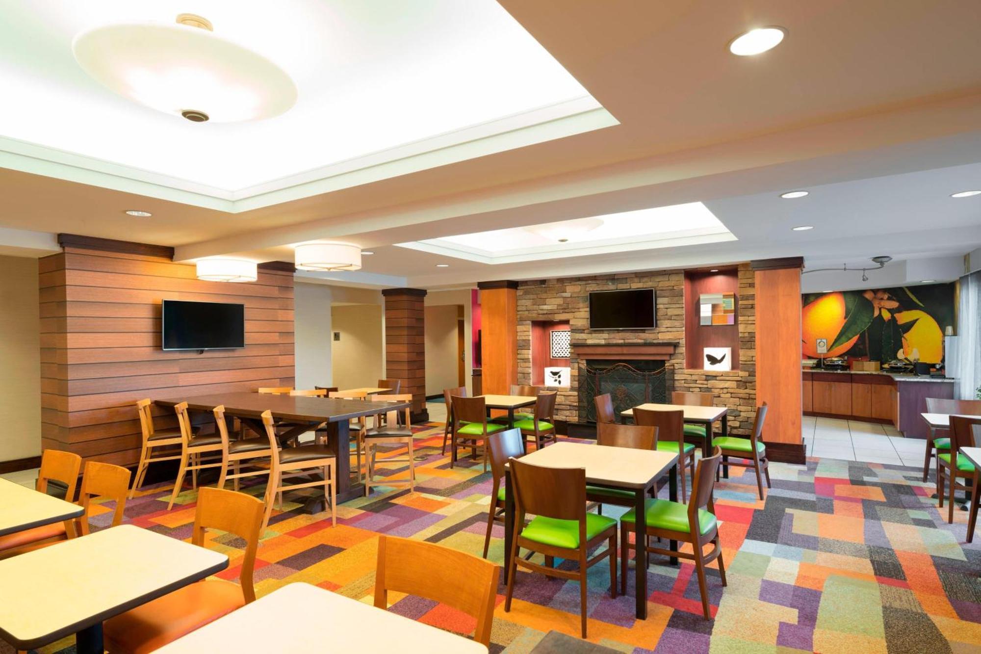 州学院 州立学院费尔菲尔德客栈酒店 外观 照片